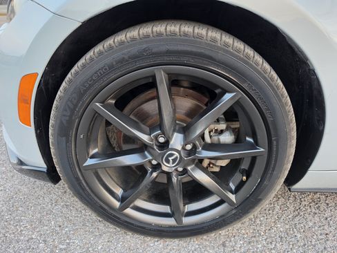 Used 2016 MAZDA MX-5 Miata Club RWD image 17