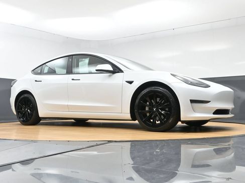 Used 2022 Tesla Model 3 RWD image 52