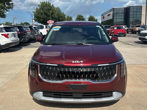 Certified 2026 Kia Carnival FWD image 2