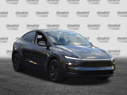 Used 2026 Tesla Model Y 2WD image 5