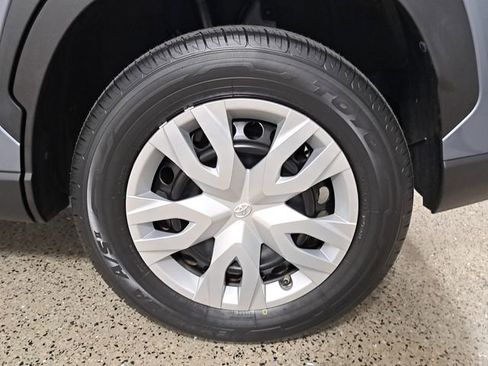 Used 2023 Toyota Corolla Cross L image 8