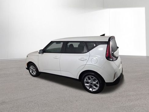 Certified 2025 Kia Soul LX FWD image 9