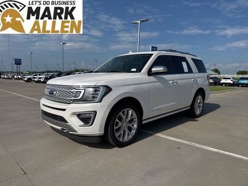 Used 2019 Ford Expedition Platinum AWD/4WD image 2