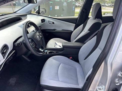 Used 2022 Toyota Prius LE FWD image 15