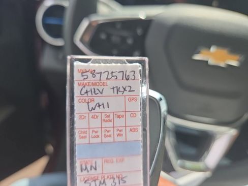 Used 2025 Chevrolet Trax LT w/ LT Convenience Package image 4