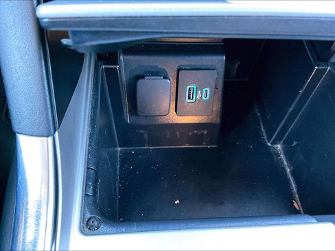 Used 2021 Ford Explorer Limited w/ Equipment Group 301A image 16