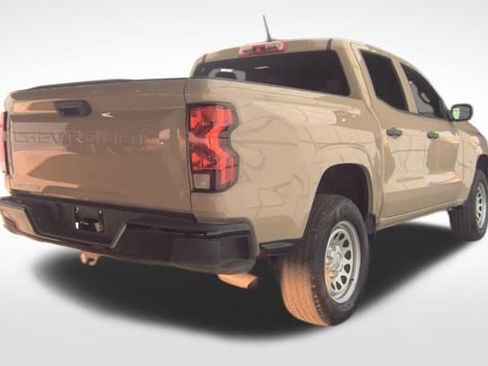 Used 2024 Chevrolet Colorado W/T image 4