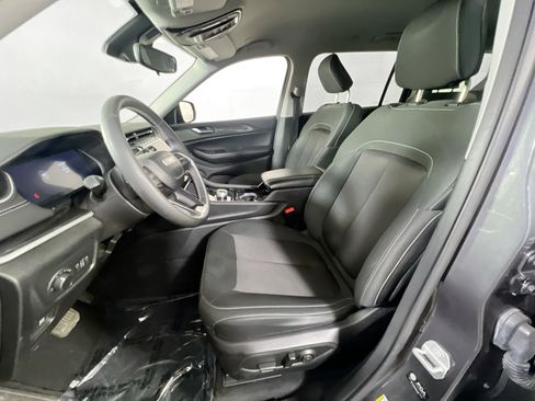 Used 2023 Jeep Grand Cherokee L Laredo image 19