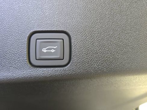 New 2026 Chevrolet Traverse RS w/ LPO, Floor Liner Package AWD/4WD image 15