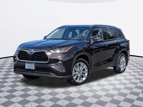 Used 2022 Toyota Highlander Limited image 2