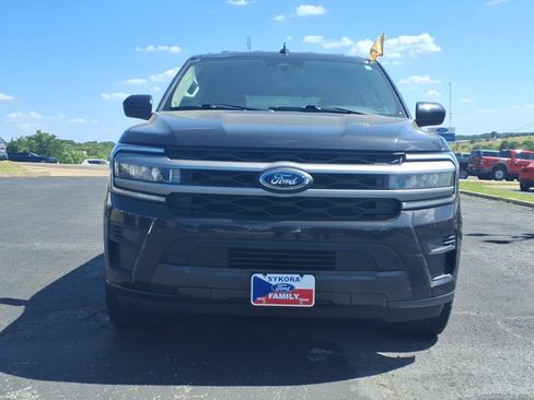 Certified 2024 Ford Expedition XLT RWD image 2
