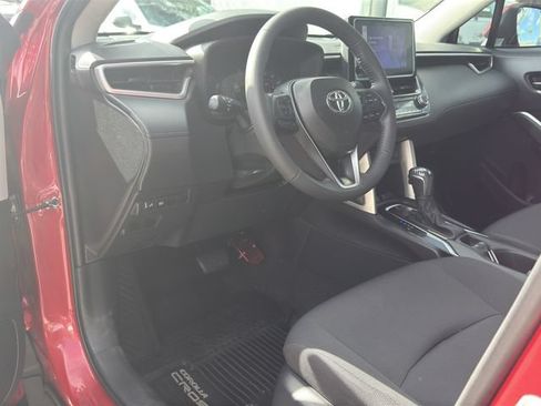Used 2024 Toyota Corolla Cross LE AWD/4WD image 13