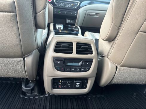 Used 2016 Honda Pilot Elite image 21