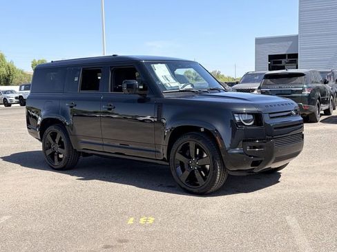New 2026 Land Rover Defender 130 X-Dynamic SE AWD/4WD image 4