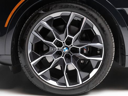 Used 2023 BMW X7 M60i w/ Executive Package image 5