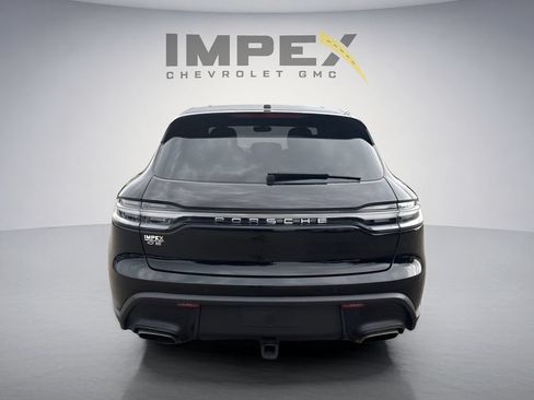 Used 2022 Porsche Macan AWD/4WD image 4