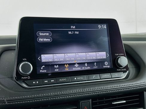 Used 2025 Nissan Rogue SV FWD image 21