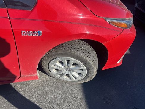 Used 2020 Toyota Prius Prime LE image 12