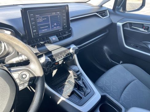 Used 2021 Toyota RAV4 XLE image 15