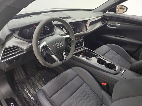 Used 2022 Audi e-tron GT Prestige w/ Prestige Package image 9