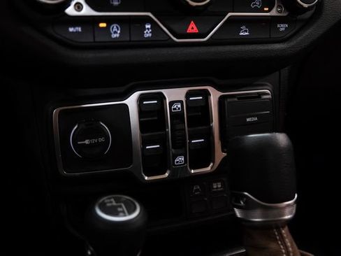 Used 2025 Jeep Gladiator Sport AWD/4WD image 69