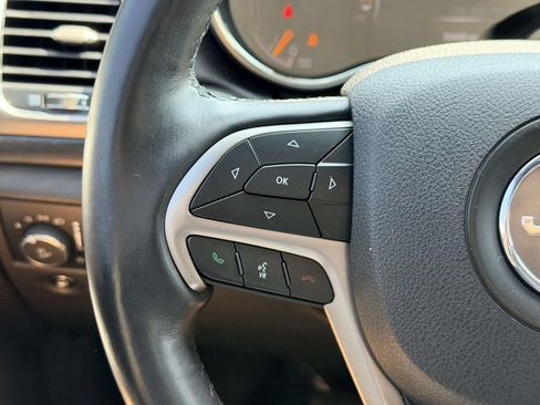 Used 2018 Jeep Grand Cherokee Laredo AWD/4WD image 8