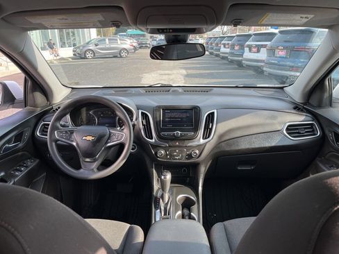Used 2021 Chevrolet Equinox LT FWD image 12