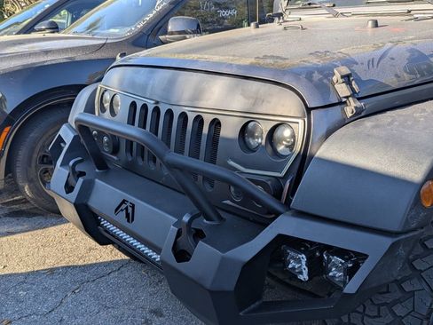 Used 2017 Jeep Wrangler Sport image 2