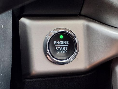 Used 2022 Ford Expedition XLT image 23