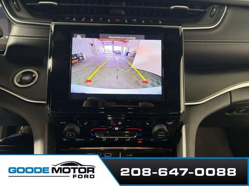 Used 2023 Jeep Grand Cherokee L Laredo AWD/4WD image 16