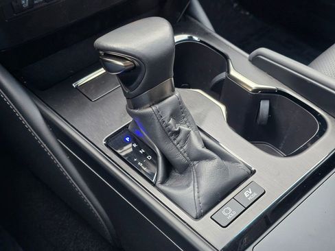 Used 2025 Lexus ES 300h w/ Premium Package FWD image 37