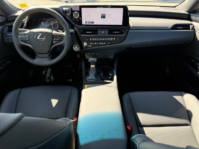 Used 2024 Lexus ES 350 w/ Premium Package FWD image 11