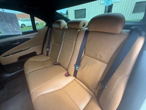Used 2014 Lexus LS 460 w/ F Sport Package RWD image 28