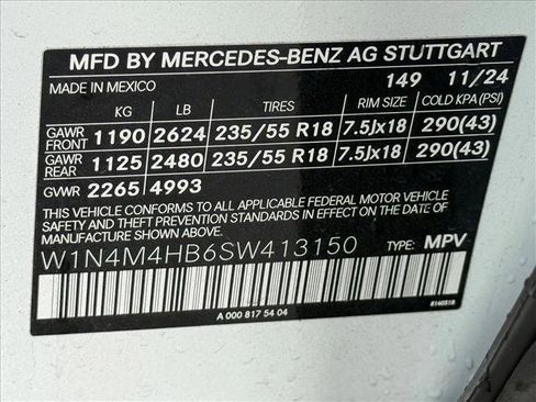 Used 2025 Mercedes-Benz GLB 250 4MATIC image 23