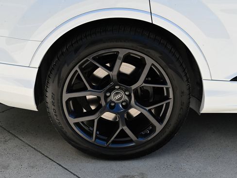 Used 2025 Audi SQ7 Premium Plus AWD/4WD image 11