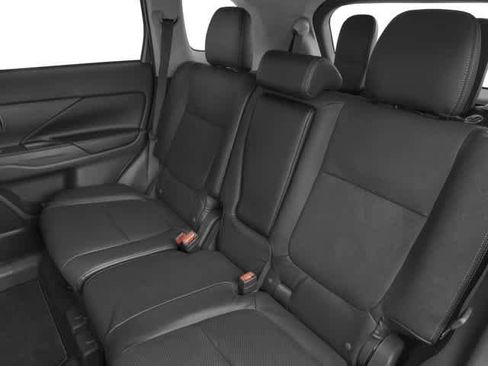 Used 2016 Mitsubishi Outlander SEL FWD image 17
