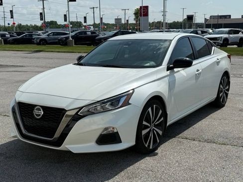 Used 2020 Nissan Altima 2.5 SR FWD image 3