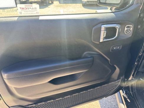 Used 2023 Jeep Wrangler Unlimited Rubicon image 15