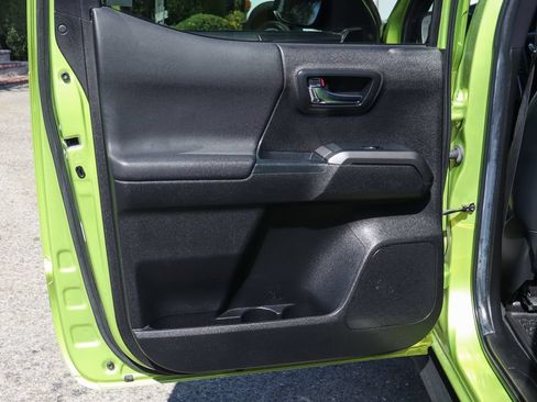 Used 2022 Toyota Tacoma TRD Pro AWD/4WD image 45