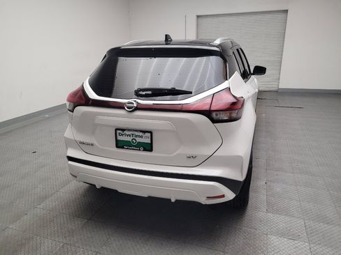 Used 2021 Nissan Kicks SV FWD image 7