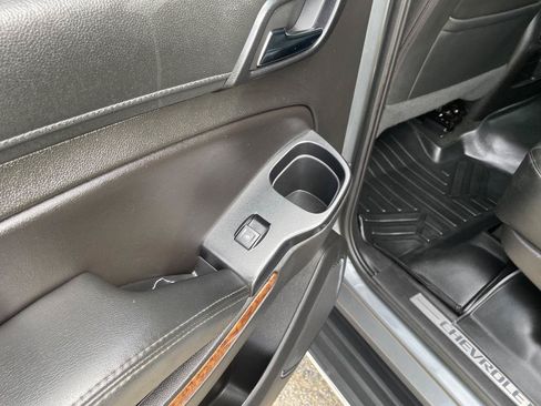 Used 2018 Chevrolet Suburban Premier RWD image 20