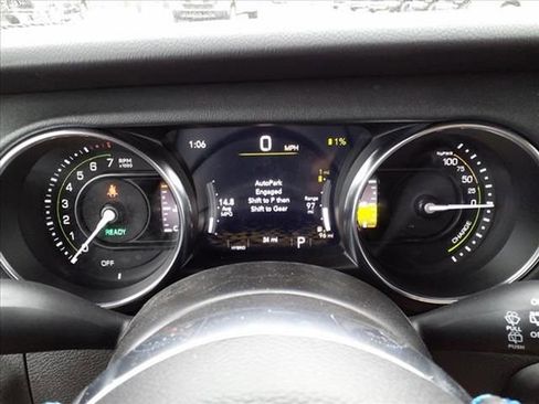 New 2023 Jeep Wrangler Unlimited Rubicon 4xe w/ Cold Weather Group AWD/4WD image 31
