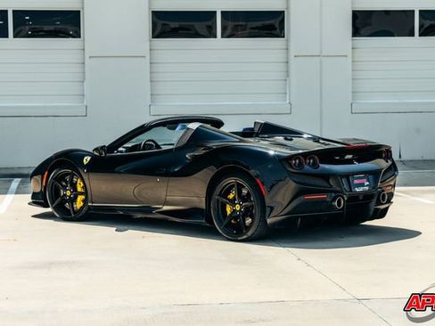 Used 2022 Ferrari F8 Tributo image 61