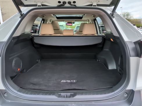 Used 2019 Toyota RAV4 Limited w/ Advanced Technology Package AWD/4WD image 13