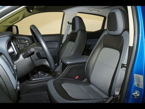 Used 2021 Chevrolet Colorado Z71 w/ Safety Package AWD/4WD image 23
