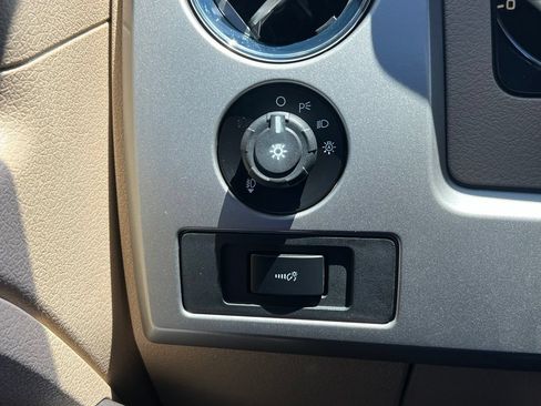 Used 2013 Ford F150 Lariat w/ Lariat Chrome Pkg AWD/4WD image 30