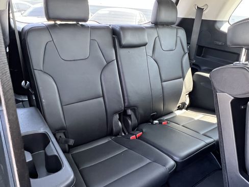 Certified 2022 Kia Telluride LX FWD image 20