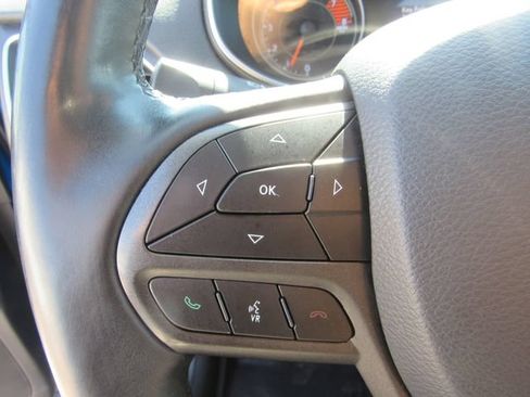 Used 2019 Jeep Cherokee Trailhawk AWD/4WD image 12