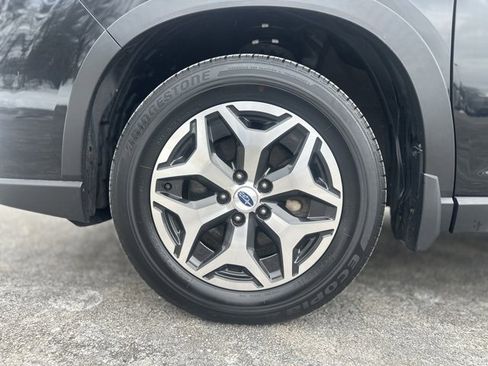 Used 2021 Subaru Forester Premium image 28