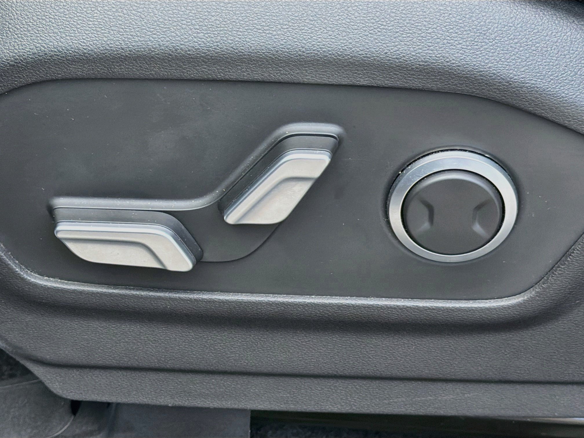 Used 2024 Hyundai Santa Fe SEL FWD image 26